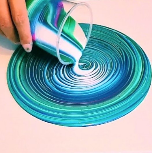 pour painting